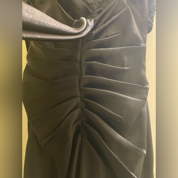 Black full length gown - Picture 6 of 9